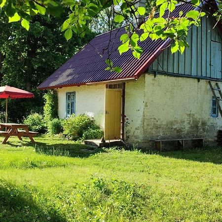Viini Puhkemaja Guest House Mustjala Bagian luar foto