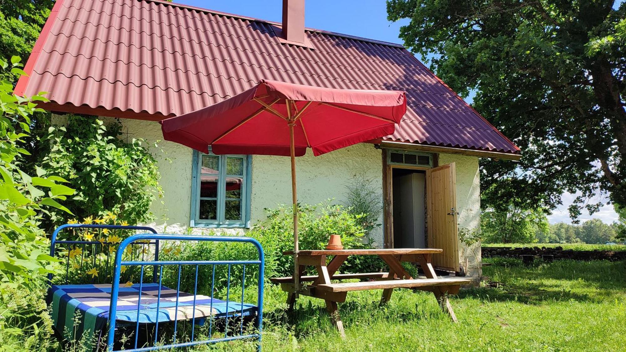 Viini Puhkemaja Guest House Mustjala Bagian luar foto